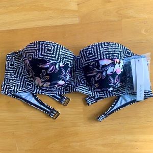 NINETY FIVE DEGREES, Large Shell Cup Printed Bikini Top w/ Double Strap Closure.